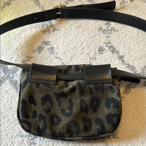 Clare V Fanny Pack in Army Pablo Cat Suede (rare) GUC - Picture 2 of 4